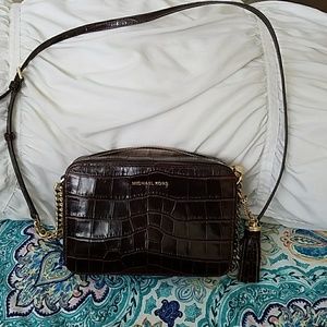 Michael Kors messenger bag beautiful color